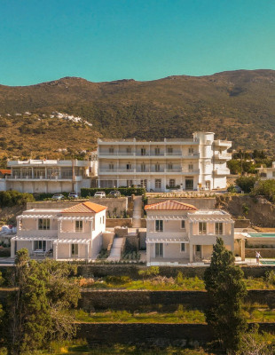 Ένας quiet luxury προορισμός στην Άνδρο αναδεικνύει την τέχνη της αυθεντικής φιλοξενίας