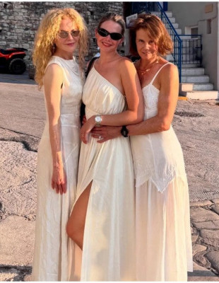 Οι πρώτοι celebrities που έχουν ήδη επιλέξει την Ελλάδα για τις διακοπές τους