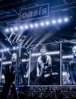Oasis are back: Το θρυλικό συγκρότημα επέστρεψε στη σκηνή μετά από 16 χρόνια και εντυπωσίασε