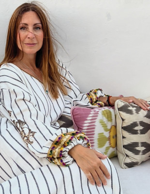 Η Melina Blaxland Horne ﻿ζει στο Λονδίνο, αλλά η Πάτμος είναι το μόνο μέρος όπου βρίσκει αληθινή χαρά, έμπνευση και γαλήνη
