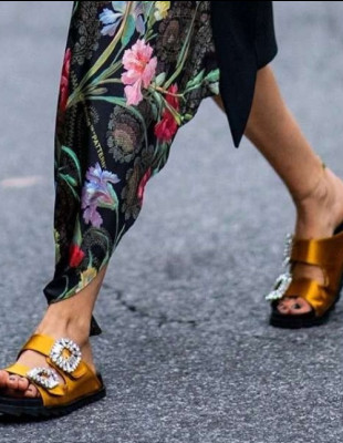 Τα flat shoes που προσδίσουν κομψότητα ισάξια των high heels 