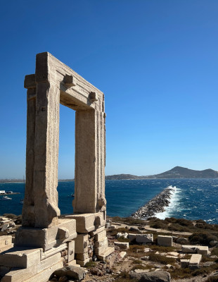 An Art Lover's Guide: Οι must-see εκδηλώσεις του Ιουλίου στα πιο κοσμοπολίτικα νησιά της Ελλάδας