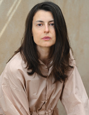 Οι αναμνήσεις της Virginie Muys την κάνουν να αισθάνεται την Ελλάδα σπίτι της και ιδιαίτερα την Τήνο 