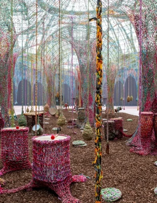 ﻿Ένα πολύχρωμο ταξίδι στο Grand Palais μέσα από τη μαγευτική εγκατάσταση του Ernesto Neto