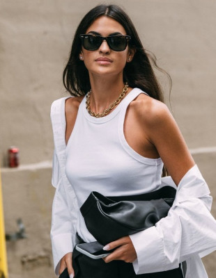 Οι fashion approved τρόποι για να εντάξετε τα tank top στις εμφανίσεις σας 