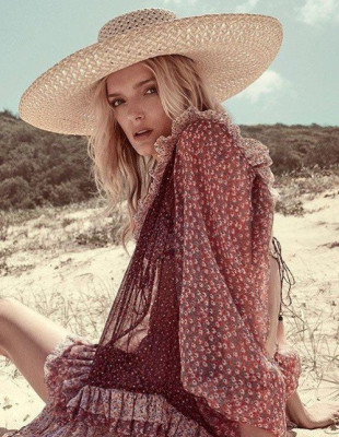 Τα καπέλα που θα ολοκληρώσουν μοναδικά τα beach outfits σας - κι όχι μόνο 