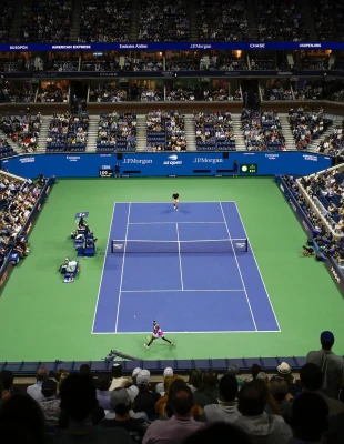 H λάμψη του Tiffany & Co., το iconic jacket του Djokovic, το look του Alcaraz και όλα όσα ξεχωρίσαμε έως τώρα στο US Open