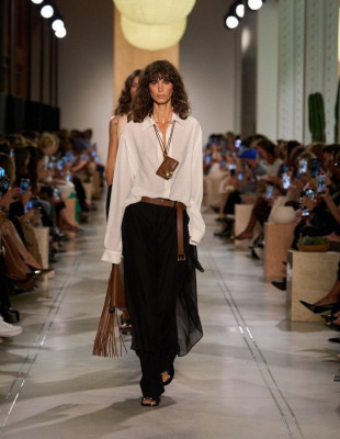 Η νέα SS26 collection του Michael Kors ήταν η επιτομή της πολυτέλειας στην πιο wearable μορφή της 