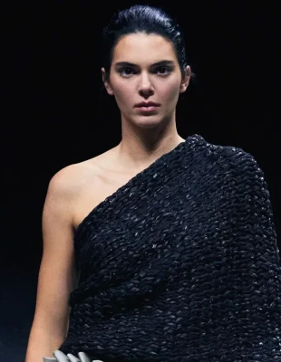 NYFW: Ο οίκος Khaite μας απέδειξε πως μπορούμε να γίνουμε πρωταγωνίστριες της εκλεπτυσμένης κομψότητας 