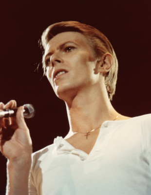 90.000 προσωπικά αντικείμενα του David Bowie εκτίθενται πλέον στο V&A East Storehouse του Λονδίνου