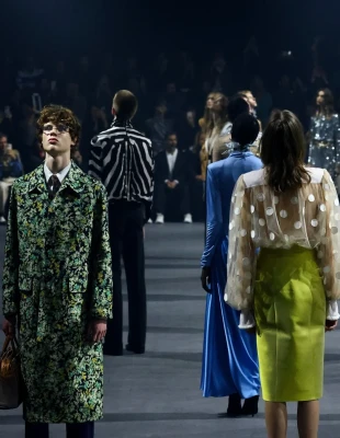 PFW SS26: Ο Alessandro Michele σύστησε την πιο φωτεινή εκδοχή του Valentino 