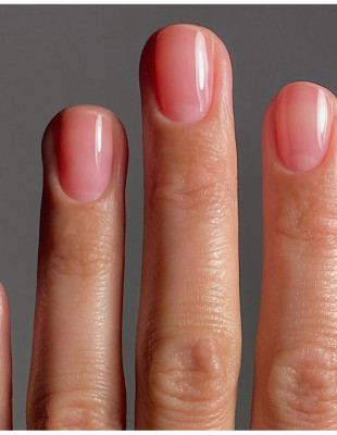 Το oil manicure είναι η νέα εμμονή μας για τα πιο ελκυστικά νύχια  Το oil manicure είναι η νέα εμμονή μας για τα πιο ελκυστικά νύχια