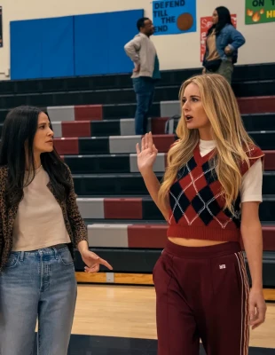 Οι ηθοποιοί του 'Nobody Wants This' δοκιμάζουν τις γνώσεις τους πάνω σε ρομαντικές κομεντί Οι ηθοποιοί του 'Nobody Wants This' δοκιμάζουν τις γνώσεις τους πάνω σε ρομαντικές κομεντί