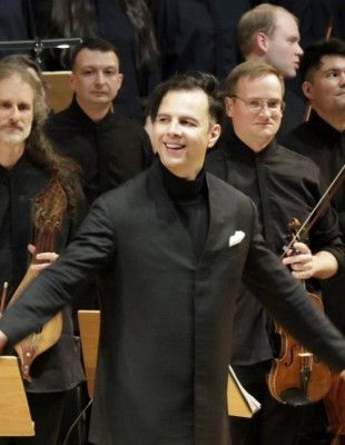  ΜusicAeterna: Ο Θεόδωρος Κουρεντζής έκανε όλο το Μέγαρο Μουσικής Θεσσαλονίκης να υποκλιθεί στο ταλέντο του, αποδεικνύοντας πως είναι ικανός να σώσει για πάντα την κλασική μουσική