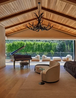 Ένα σπίτι στην Καλιφόρνια με μοναδική αρχιτεκτονική ισορροπία και απόλυτη συμμετρία