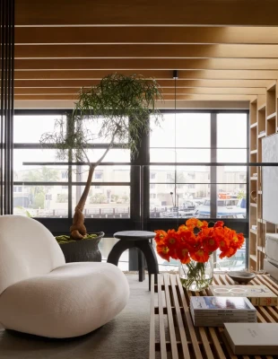 Ένα καταφύγιο πάνω στη θάλασσα με άριστη διακόσμηση και ξεχωριστό χαρακτήρα