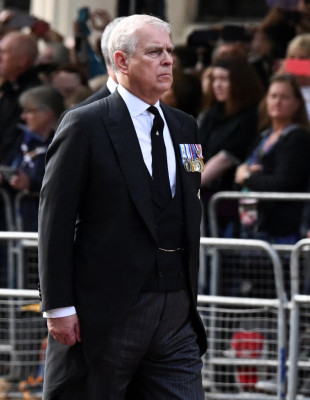 Ο Πρίγκιπας Άντριου χάνει και επίσημα τον τίτλο του έπειτα από ανακοίνωση του Παλατιού Ο Πρίγκιπας Άντριου χάνει και επίσημα τον τίτλο του έπειτα από ανακοίνωση του Παλατιού