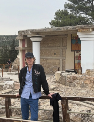 Ο θρυλικός Mick Jagger βρίσκεται στην Κρήτη: Το ιστορικό των προηγούμενων, αξεπέραστων ερχομών του στη χώρα μας