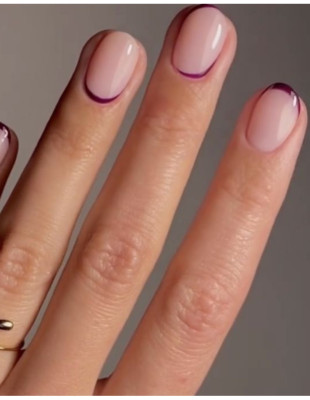 Τα C-French Nails είναι η πιο chic επιλογή μανικιούρ που θα πρωταγωνιστεί αυτήν την εποχή 