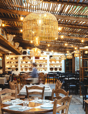 Ένα μοναδικό εστιατόριο που επαναπροσδιορίζει την ελληνική παραδοσιακή γεύση μέσα από σύγχρονη προσέγγιση