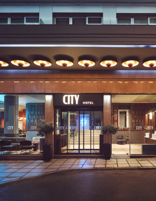 Ένα ιστορικό ξενοδοχείο, σημείο αναφοράς για την Θεσσαλονίκη, επανασυστήνεται με νέα ταυτότητα μετά την ανακαίνισή του