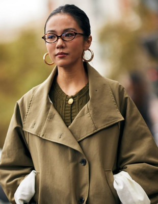 Το olive green είναι το νέο μαύρο του χειμώνα και εμείς σας παρουσιάζουμε τα πιο fashionable designs