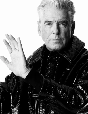 Ο Pierce Brosnan αποκαλύπτει στο GQ πως διανύει μια νέα, διαφορετική εποχή