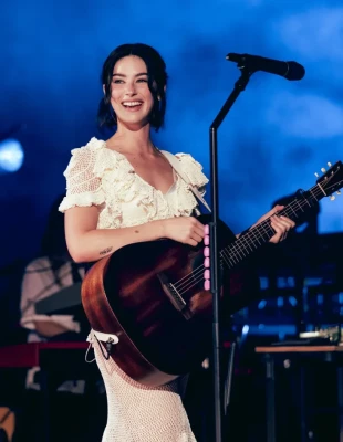 Μία μαγευτική ερμηνεία του 'That’s So True' από την Gracie Abrams