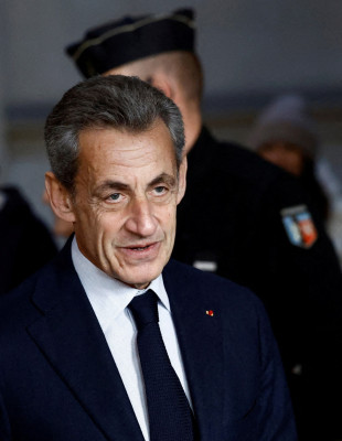 Αποφυλακίστηκε υπό δικαστική επιτήρηση ο πρώην Γάλλος πρόεδρος, Νικολά Σαρκοζί, έπειτα από 20 ημέρες στη φυλακή