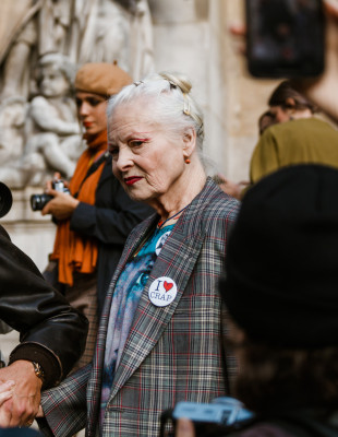 Vivienne Westwood & Jewellery: Αποκαλύπτεται για πρώτη φορά ολόκληρο το αρχείο κοσμημάτων της θρυλικής σχεδιάστριας