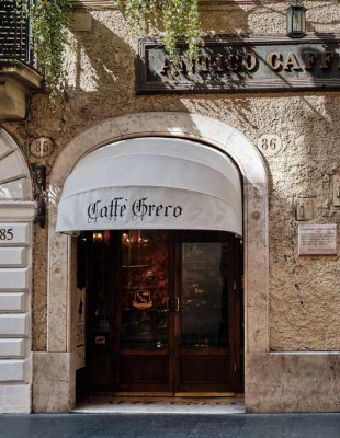 Το ιστορικό Antico Caffè Greco στη Ρώμη κατέβασε ρολά έπειτα από 265 χρόνια λειτουργίας