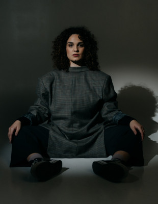 SKG Stories: Η Βασιλεία Κλήμη, στην πρώτη της σκηνοθετική απόπειρα, «δίνει φωνή» σε μια κοινότητα γυναικών που δε διαφέρει και τόσο πολύ από τη δική μας