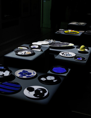 Η έκθεση της σημαντικής εκπροσώπου της κεραμοπλαστικής τέχνης Ελένης Βερναδάκη στο Μουσείο Μπενάκη κι όσα συνέβησαν στο ετήσιο Fundraising Gala