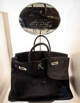 “Birkin Voyageur”: Η δεύτερη τσάντα της Jane Birkin δημοπρατήθηκε από τον οίκο Sotheby's στο Abu Dhabi