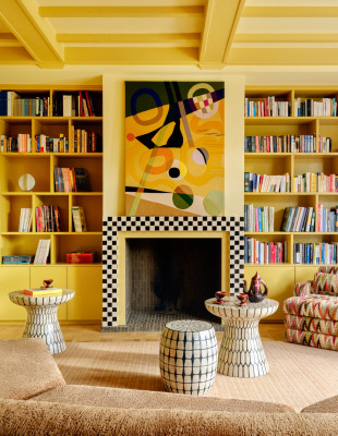 Μια βίλα του 1932 στις Βρυξέλλες μεταμορφώθηκε σ’ ένα ζωντανό έργο Τέχνης, όπου το χρώμα και το φως κυριαρχούν