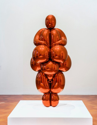 Το Μουσείο Κυκλαδικής Τέχνης παρουσιάζει για πρώτη φορά στο κοινό το έργο 'Balloon Venus Lespugue (Orange)' του Jeff Koons