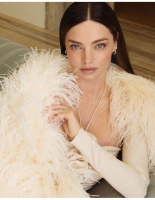 It's pre-party season: Οι A-Listers μοιράζονται τα μυστικά τους για να δείχνουν άψογες τη γιορτινή περίοδο