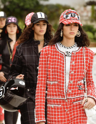 Ο Matthieu Blazy θα παρουσιάσει την πρώτη του Cruise Collection 2027 για τη Chanel στο Μπιαρίτζ της Γαλλίας