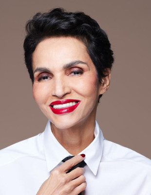 H Farida Khelfa, μούσα των Jean Paul Gaultier και Alaïa, βγάζει σε δημοπρασία τα iconic κομμάτια της γκαρνταρόμπας της 