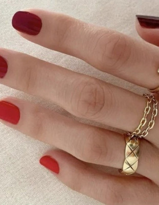 Οι πιο ιδανικές αποχρώσεις νυχιών για να μπείτε στο πνεύμα των γιορτών 