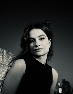 SKG Stories: Η Ελευθερία Μπαργιώτα είναι η νέα μελωδική φωνή που ακούει τώρα η Θεσσαλονίκη