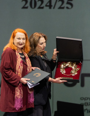 Απονεμήθηκαν τα θεατρικά Βραβεία Κάρολος Κουν - Δείτε ποιοι είναι οι μεγάλοι νικητές