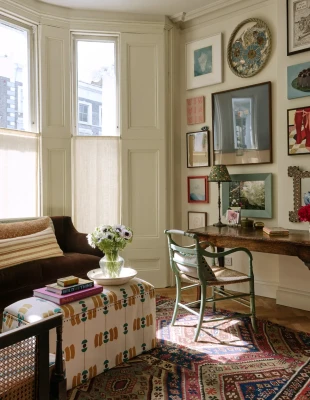 Ξεναγούμαστε στο σπίτι της γκαλερίστα Lyndsey Ingram