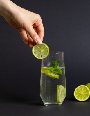 Τα απόλυτα pre-festive detox ροφήματα που θα σας βοηθήσουν