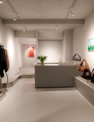 Το AOS εγκαινίασε το ολοκαινούριο pop-up του στην καρδιά της Θεσσαλονίκης με ένα launch event όπου η μόδα, η τέχνη και η urban αισθητική συναντήθηκαν