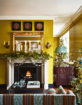 Μια κατοικία στο Kensington, γεμάτη χρώμα και φαντασία, που θυμίζει κουκλόσπιτο