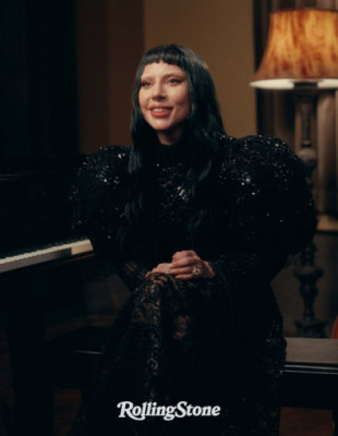 Η Lady Gaga αναλύει τα 10 τραγούδια που την στιγμάτισαν από την παιδική της ηλικία μέχρι σήμερα