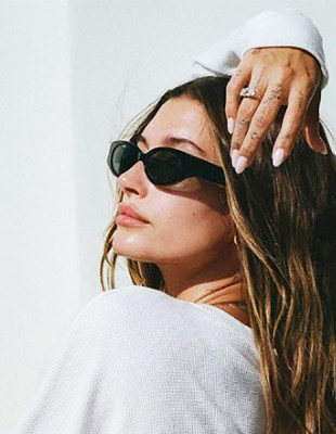 Έτσι θα ετοιμάσετε την τσάντα των last minute εξορμήσεών σας όπως οι αγαπημένες σας celebrities