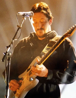 Μια αναδρομή στην καριέρα του θρυλικού Chris Rea που έφυγε από τη ζωή σε ηλικία 74 ετών