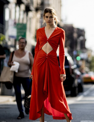 Πώς θα φορέσετε το κόκκινο - το απόλυτο color trend - τις πιο γιορτινές ημέρες